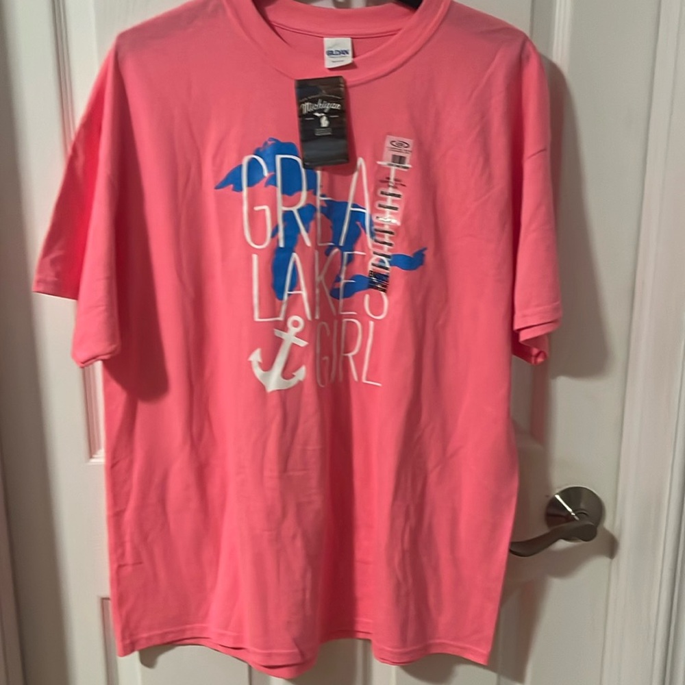 NWT Campus Den pink t shirt. Great Lakes Girl. Size XL.